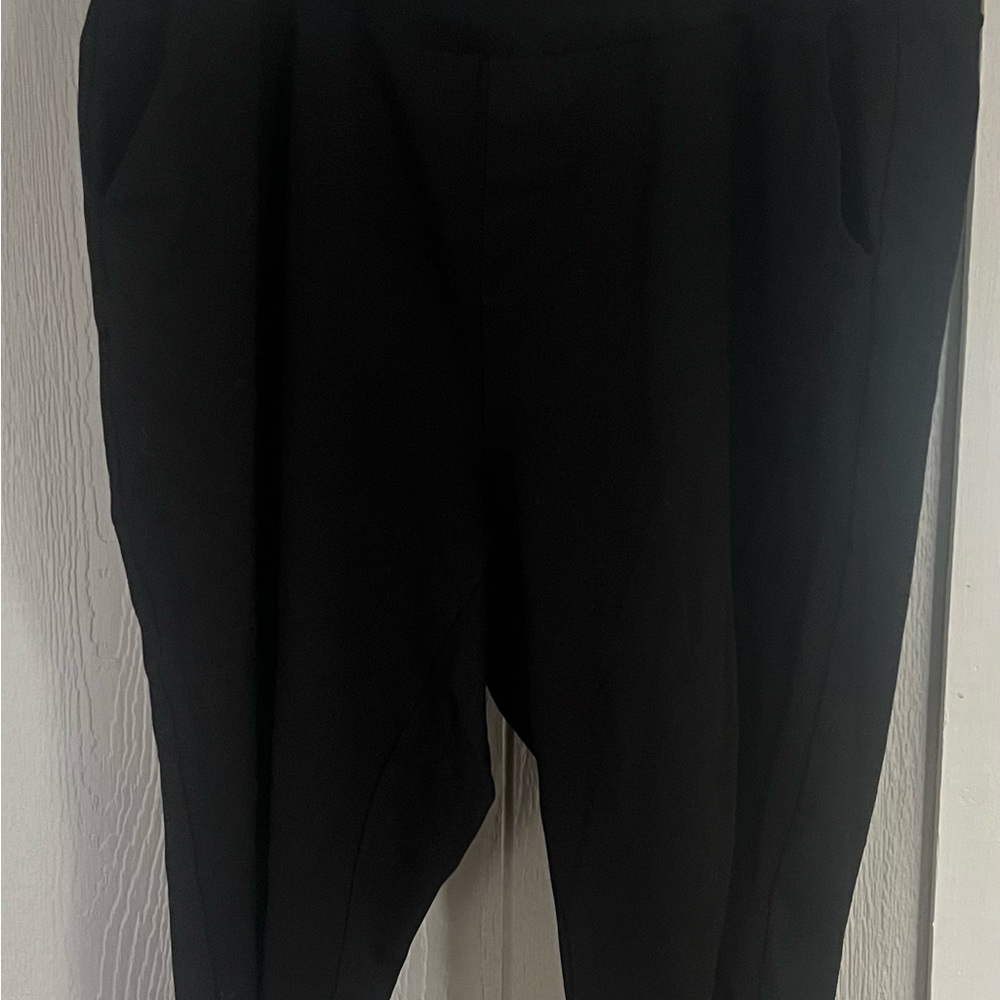 Torrid Black Relaxed Fit Capris with Elastic Waistband